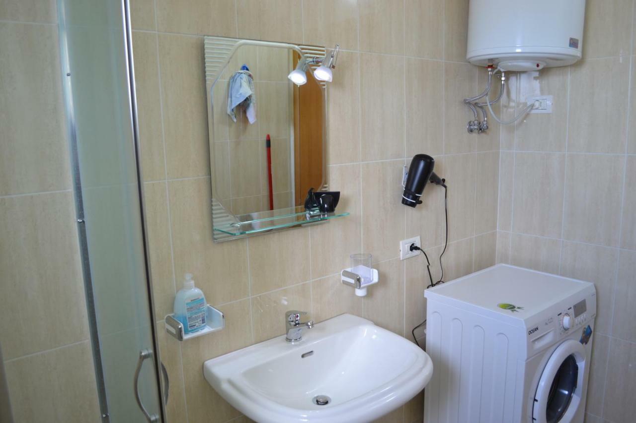 Seaview Gateway 2 Bedrooms Apartment & Garage Vlorë 外观 照片